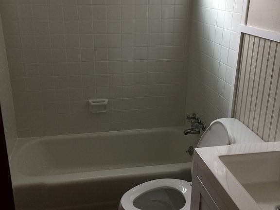 4th image of 1417 Glenoaks Dr