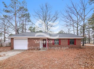 982 Rim Rd, Fayetteville, NC 28314