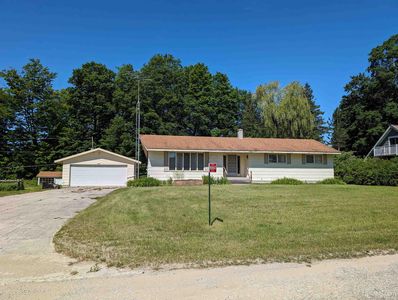 6864 Parkmoor Dr, Engadine, MI, 49827