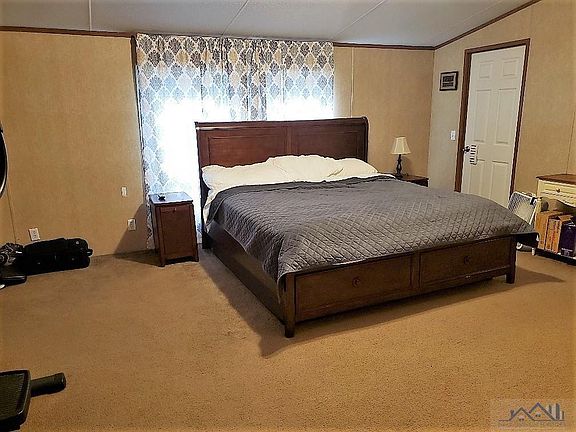 5th image of 105 Joyce St