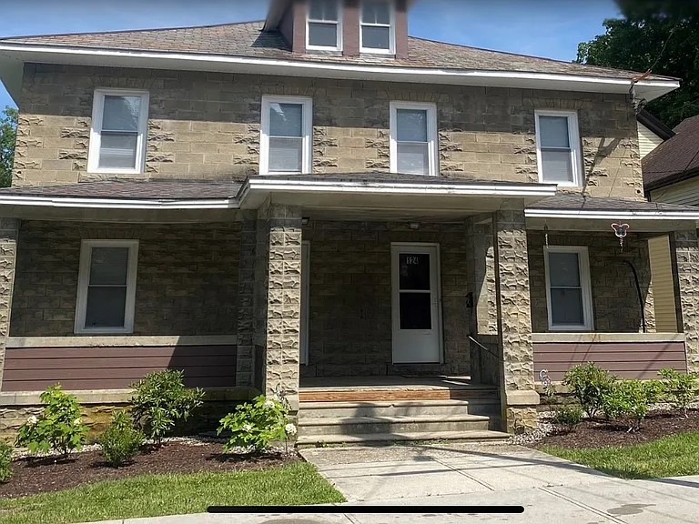 124 Jefferson Hts — Photo 7