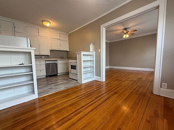 3rd image of 935 Goodrich Ave APT 4