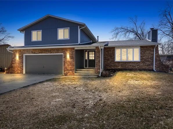 2195 David Ct NE, Cedar Rapids, IA 52402