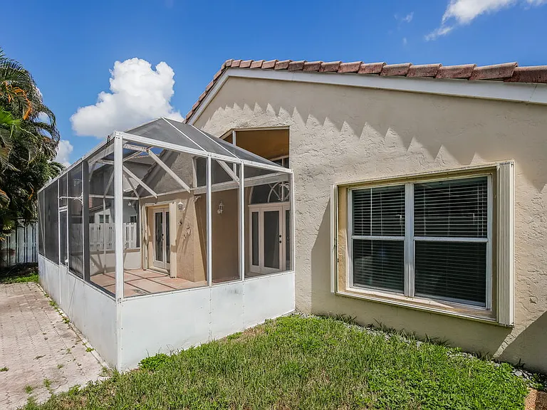 18244 NW 21st St — Photo 16