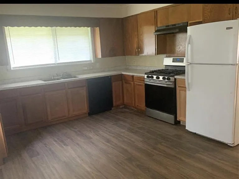 3232 W Maple St — Photo 3