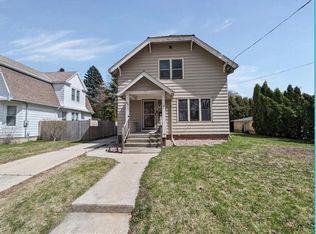 911 N 10th St, Manitowoc, WI 54220