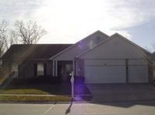26 Winter Valley Dr, Fenton, MO 63026