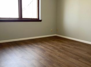 1300 S 13th St #9, Lincoln, NE 68502