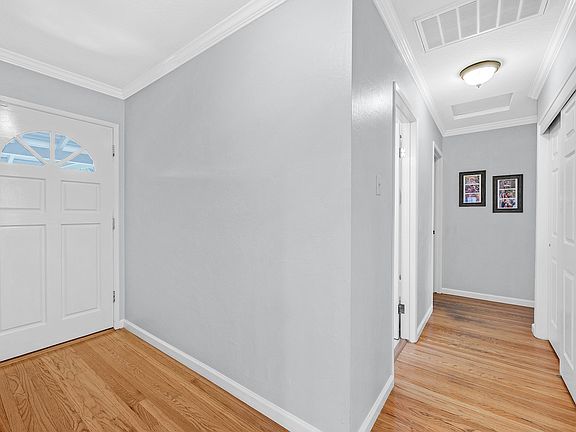 4th image of 5059 Wayland Ave