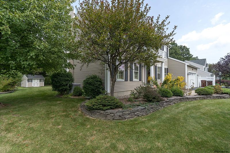 3rd image of 27 TRUMPETER Place