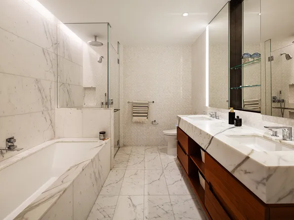 30 Riverside Boulevard image 9 of 16