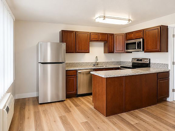 4th image of 306 E Taylor St #7