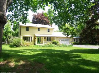 4 Mills Ln, Collinsville, CT 06019