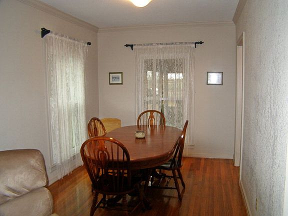 3rd image of 1010 Josephine St