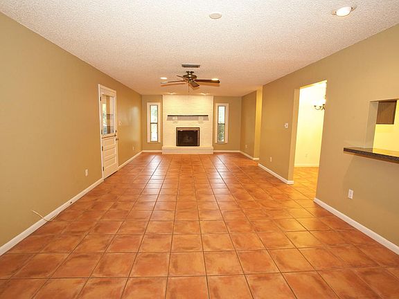 3rd image of 311 Trade Wind Ln