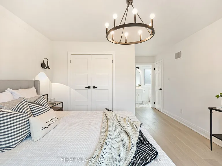 679 Village Pkwy — Photo 21
