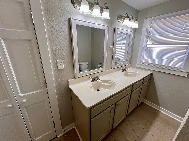 5638 Curzon Ave — Photo 14