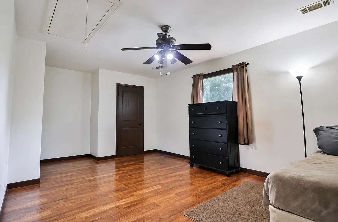 1 bed, $900 — Photo 2