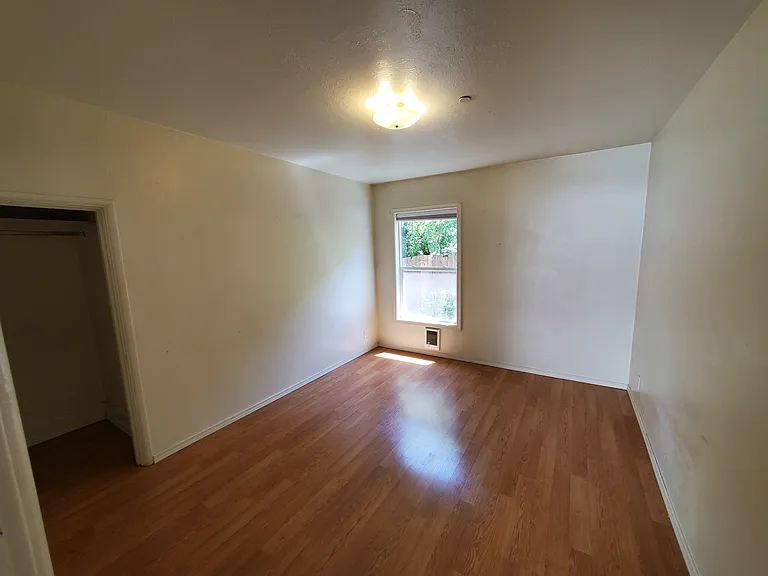 1250 NW Van Buren Ave — Photo 11