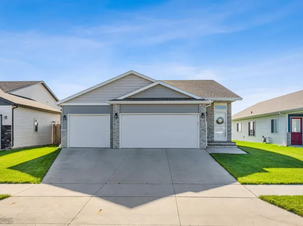 4324 19th St S, Moorhead, MN 56560