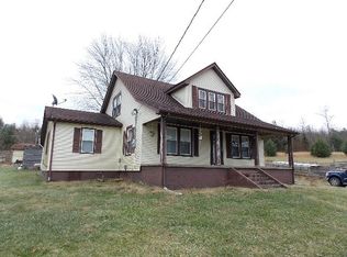 78 Oak Grove Rd, Hillsville, VA 24343