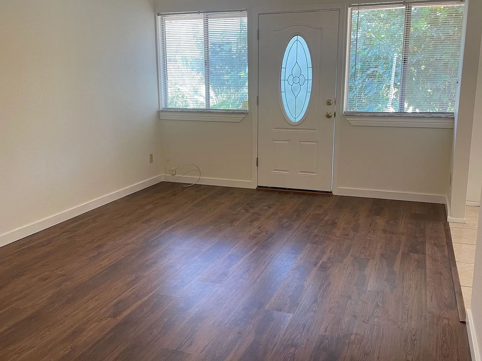 2 bed, 750 sqft, $889 — Photo 1