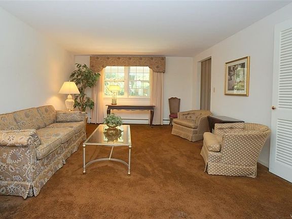 4th image of 184 Cottonwood Dr