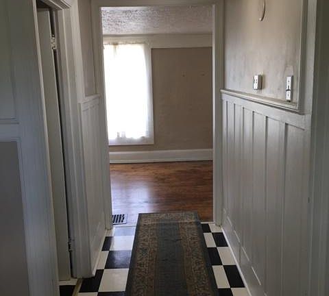 3rd image of 210 Oak Knoll Ave NE