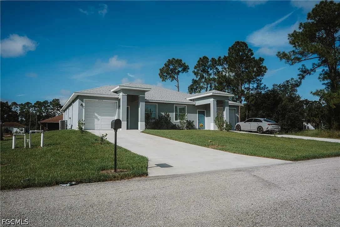 3 bed, 2.0 bath, 1212 sqft, $1,750 — Photo 1