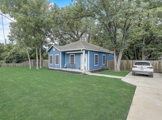 612 N Cedar St, Luling, TX 78648