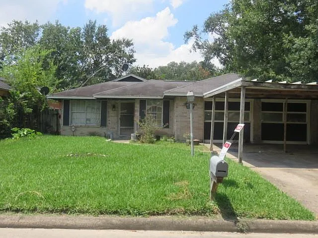 8811 Burford Ln — Photo 2