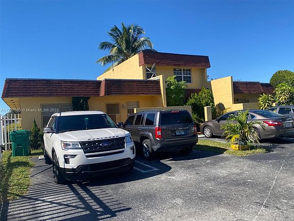2nd image of 522 NW 179th St #522