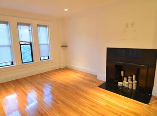 256 Newbury St #4, Boston, MA 02116