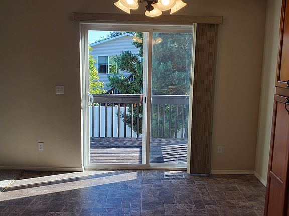 5th image of 18 Ford Way #A