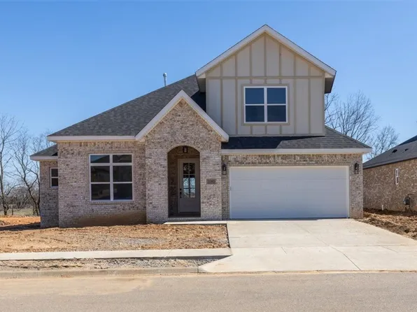 1050 Whistler St, Bentonville, AR 72713