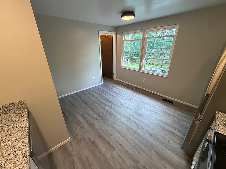 3094 Ridge Rd — Photo 5