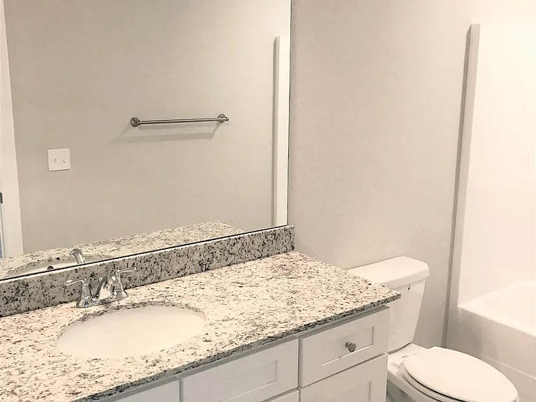 B3 (1-car) Master Bath
