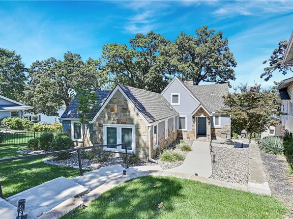 33 S St, Lake Lotawana, MO 64086