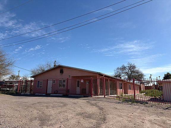 2nd image of 719 W 40th St