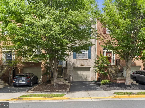 45828 Edwards Ter, Sterling, VA 20166