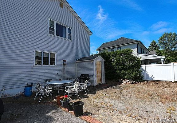 5th image of 245 Mineola Ave