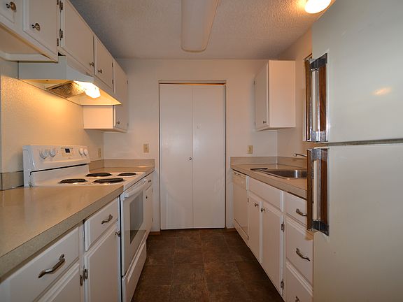3rd image of 10550 Stone Ave N #5