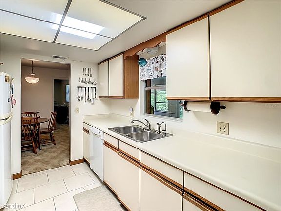 5th image of 512R Ponderosa Dr