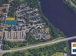 540 E St N, Suffield, CT 06078