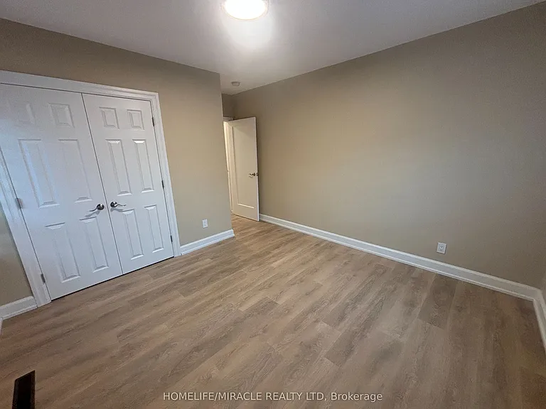 54 Hawman Ave #UPPER FLOOR — Photo 9