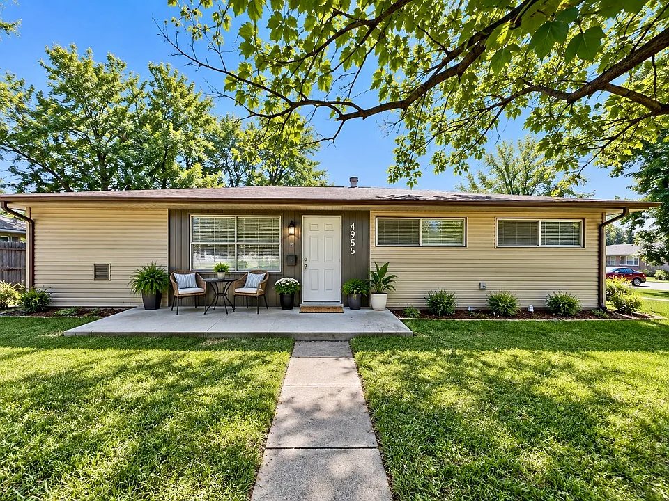 4955 N Kenyon Dr