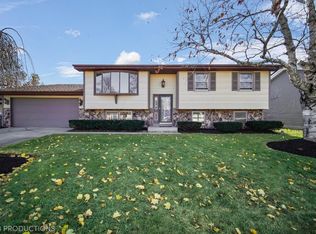1701 W 98th Pl, Crown Point, IN 46307