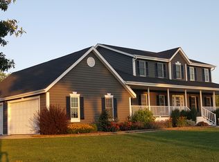 W329N9664 W Shore Dr, Hartland, WI 53029