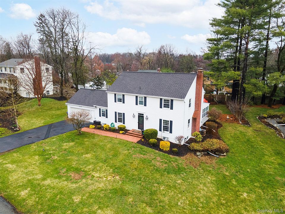 1st image of 44 Thornwood Drive