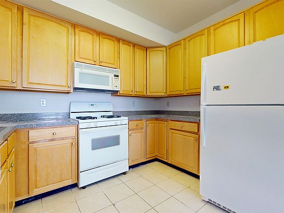 4th image of 3 Arrowhead Ln